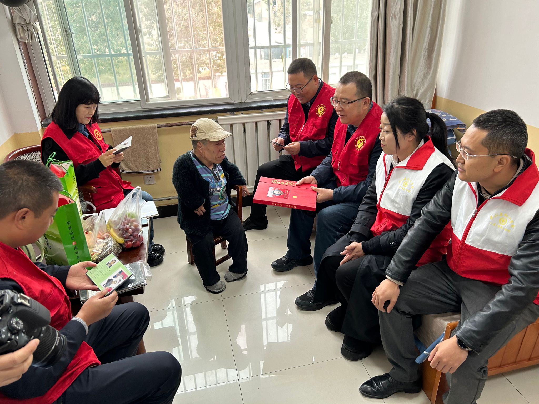 武山縣民政局開展“九九重陽節·濃濃敬老情”關愛老人系列活動 傳遞養老之聲
